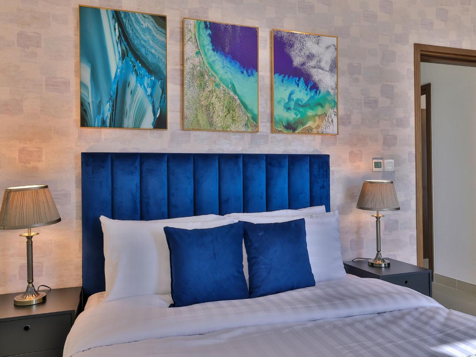 Luxurious Apartments Dubai Marina Views Pool Gym By Sojo Stay Bagian luar foto