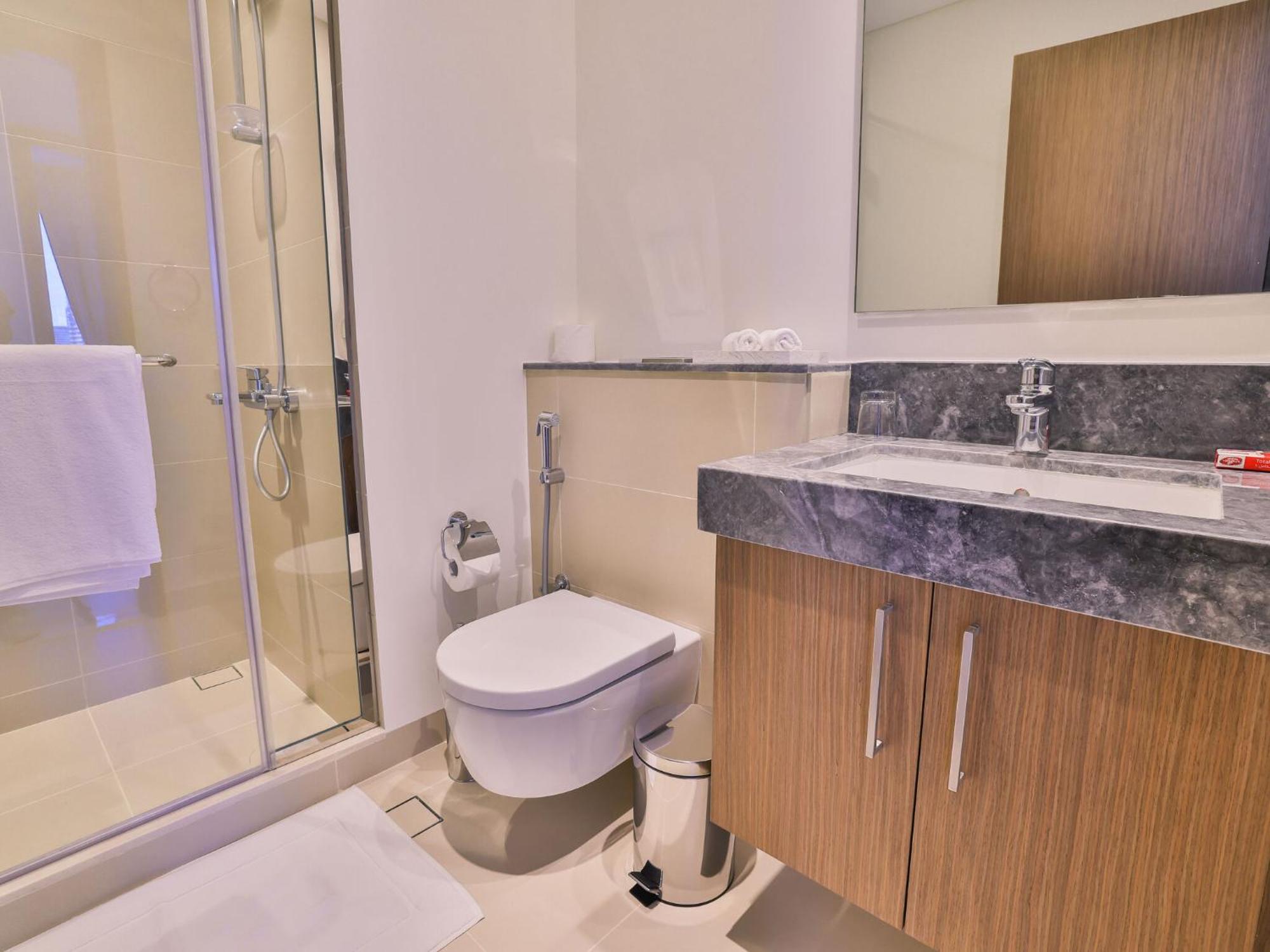 Luxurious Apartments Dubai Marina Views Pool Gym By Sojo Stay Bagian luar foto
