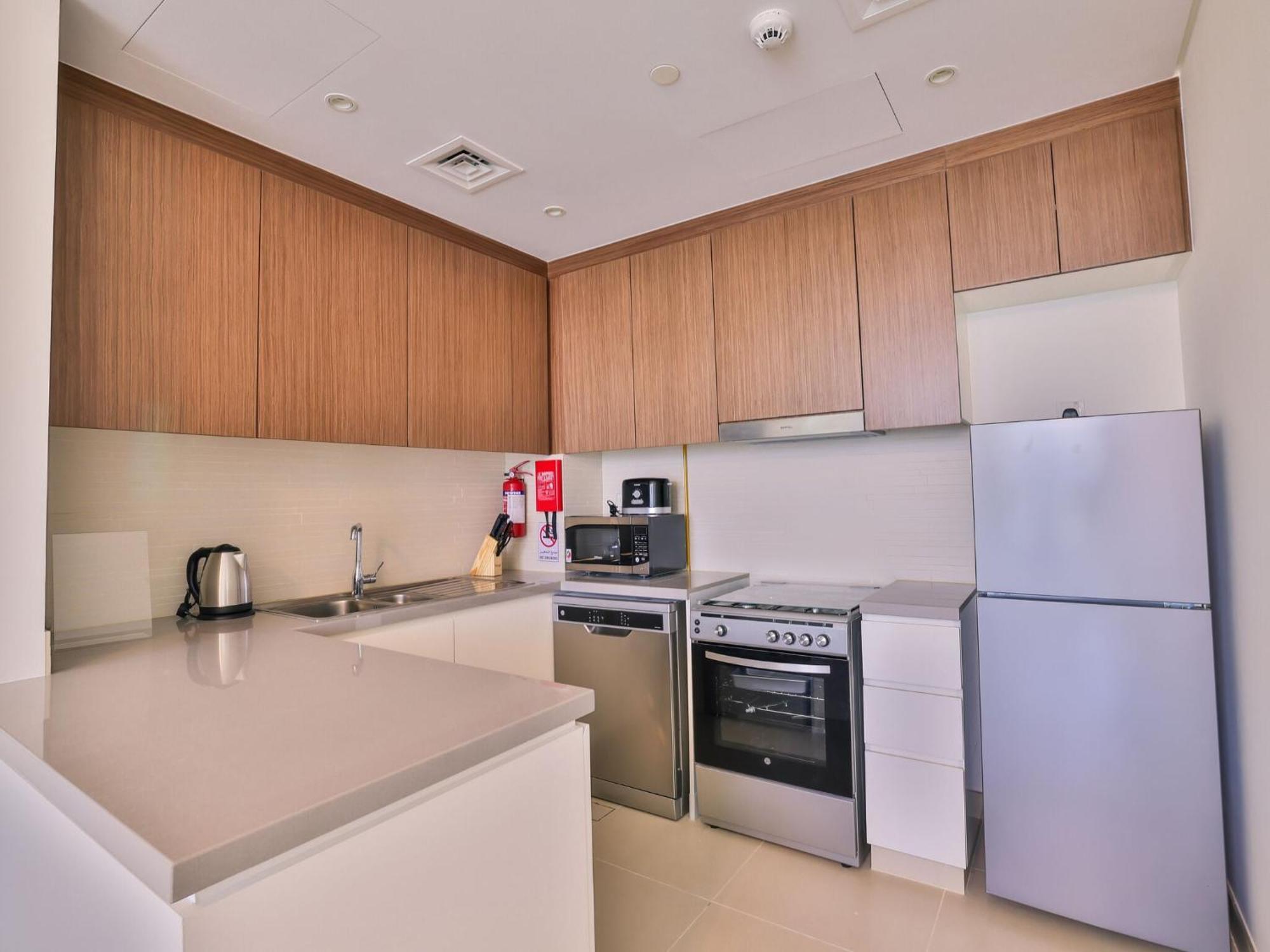Luxurious Apartments Dubai Marina Views Pool Gym By Sojo Stay Bagian luar foto