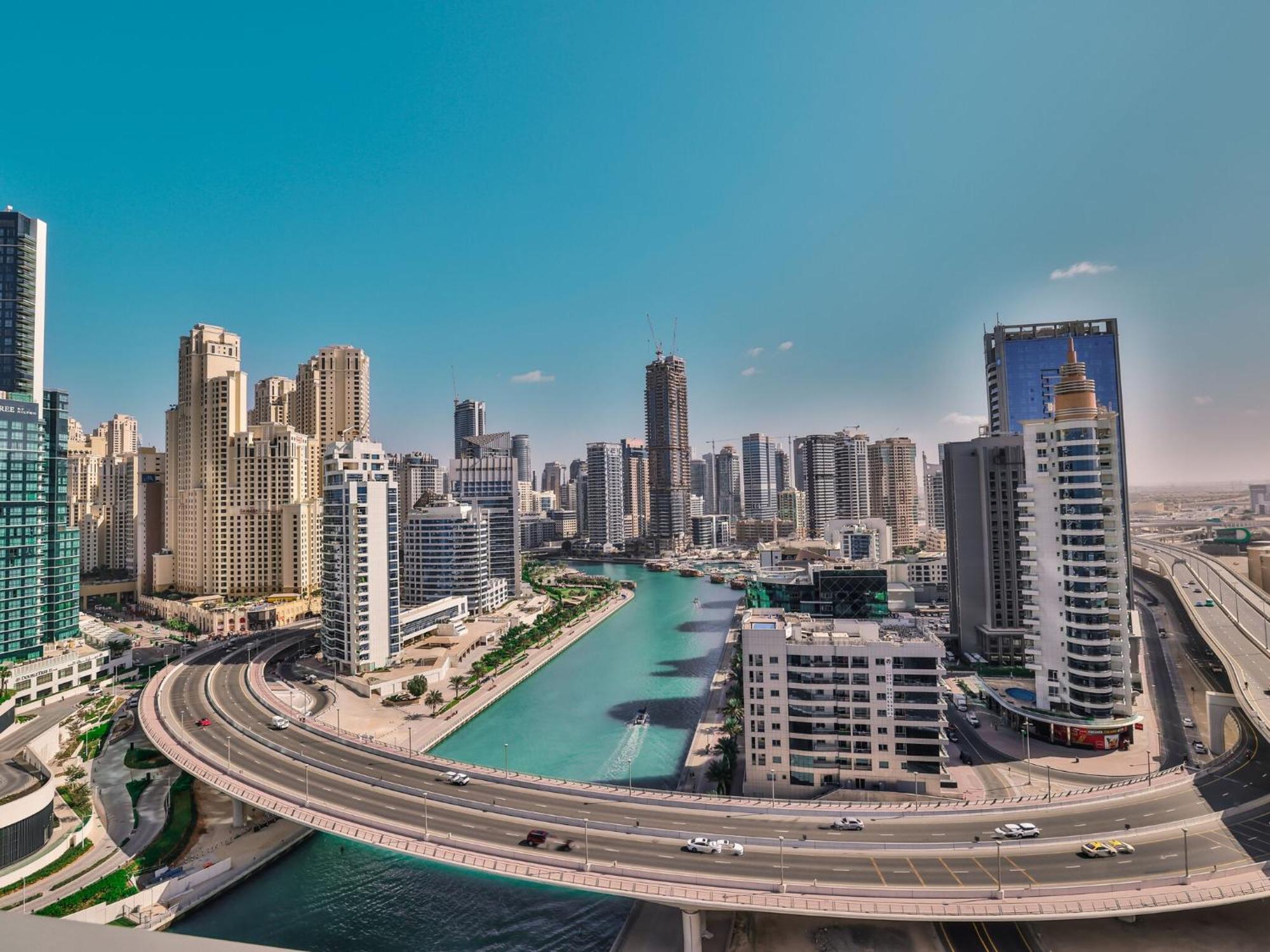 Luxurious Apartments Dubai Marina Views Pool Gym By Sojo Stay Bagian luar foto