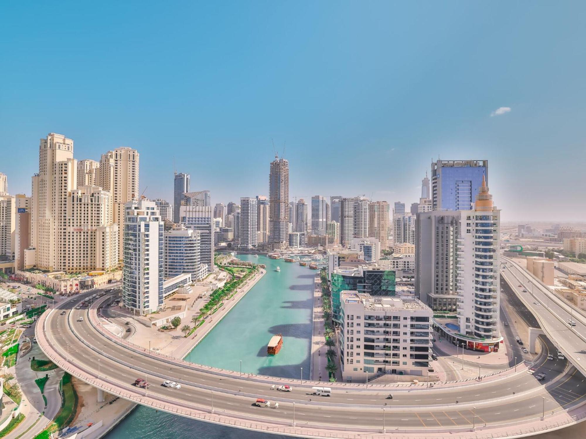 Luxurious Apartments Dubai Marina Views Pool Gym By Sojo Stay Bagian luar foto