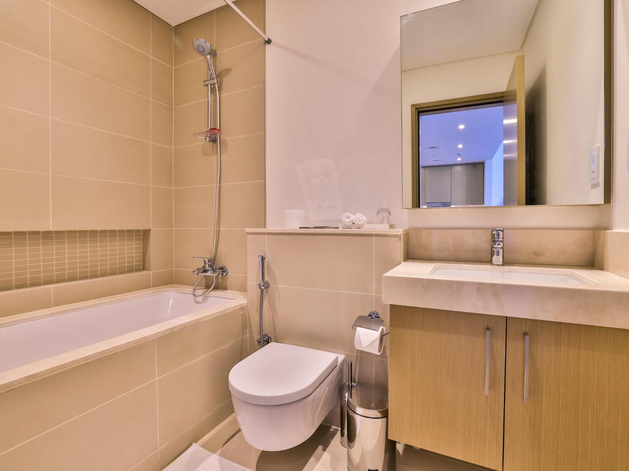 Luxurious Apartments Dubai Marina Views Pool Gym By Sojo Stay Bagian luar foto