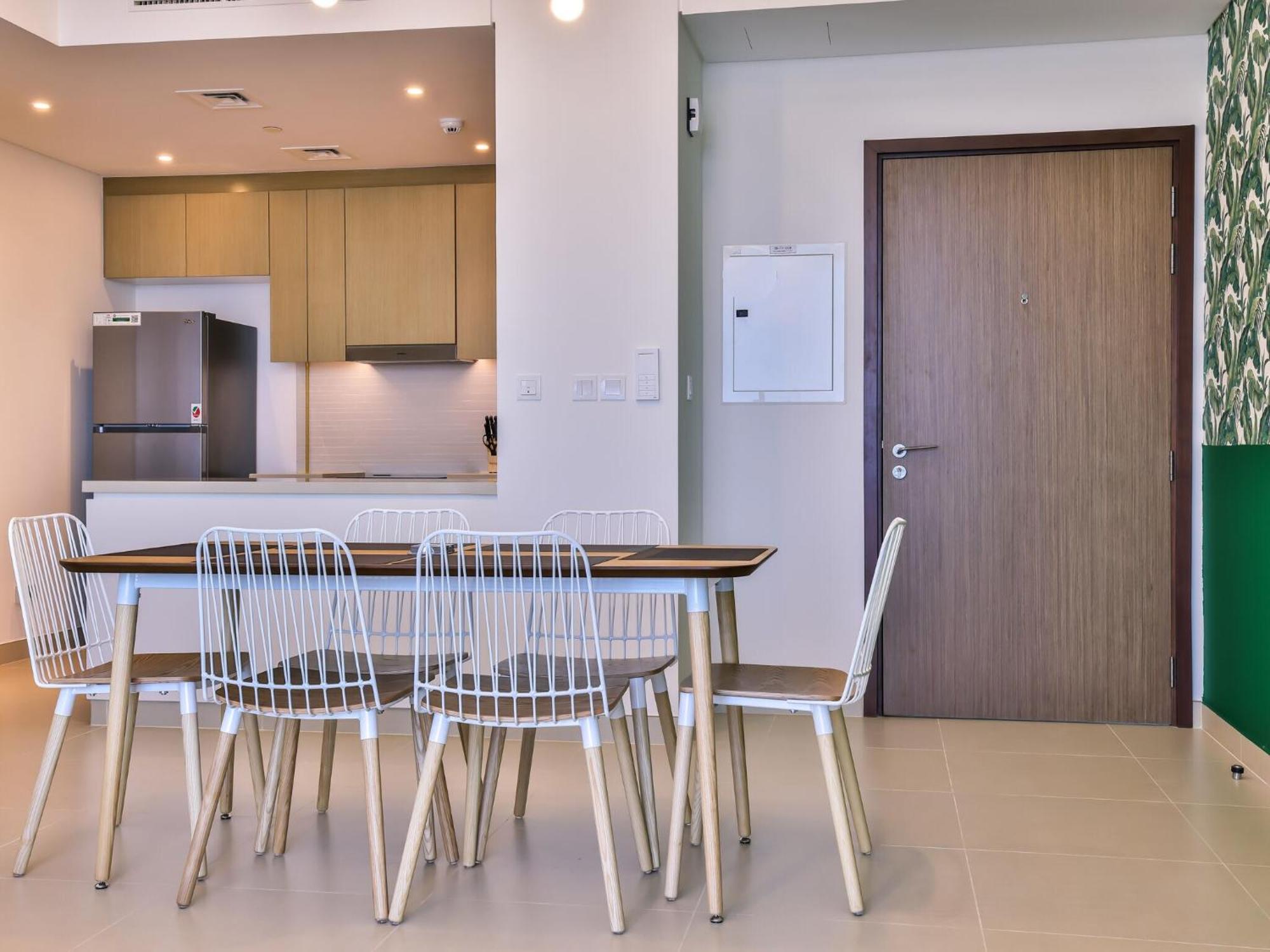 Luxurious Apartments Dubai Marina Views Pool Gym By Sojo Stay Bagian luar foto