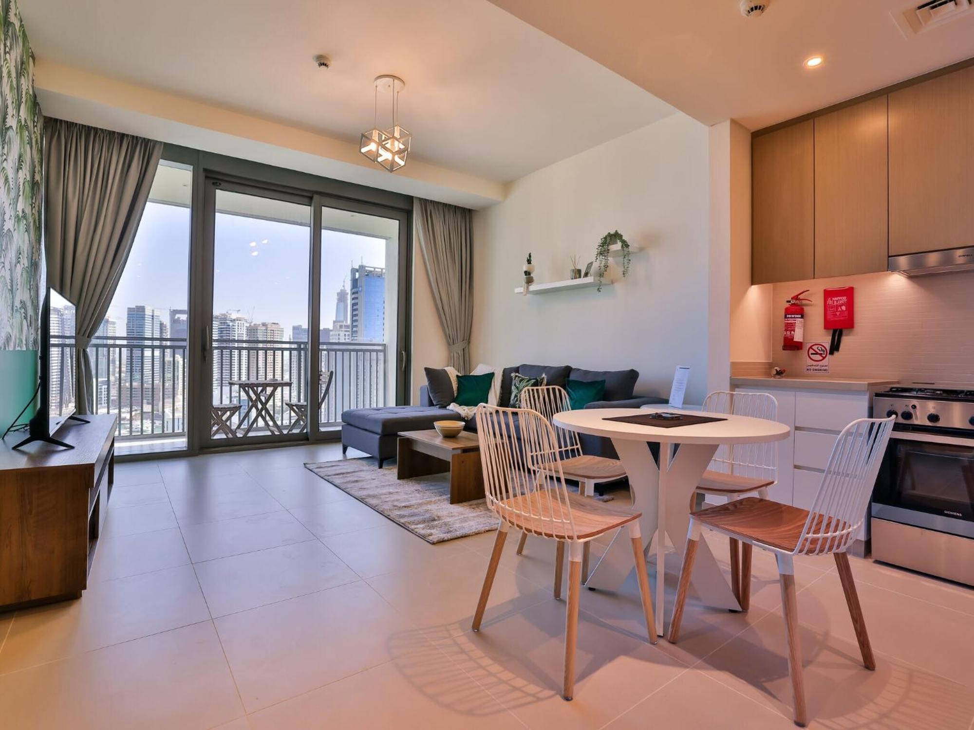 Luxurious Apartments Dubai Marina Views Pool Gym By Sojo Stay Bagian luar foto